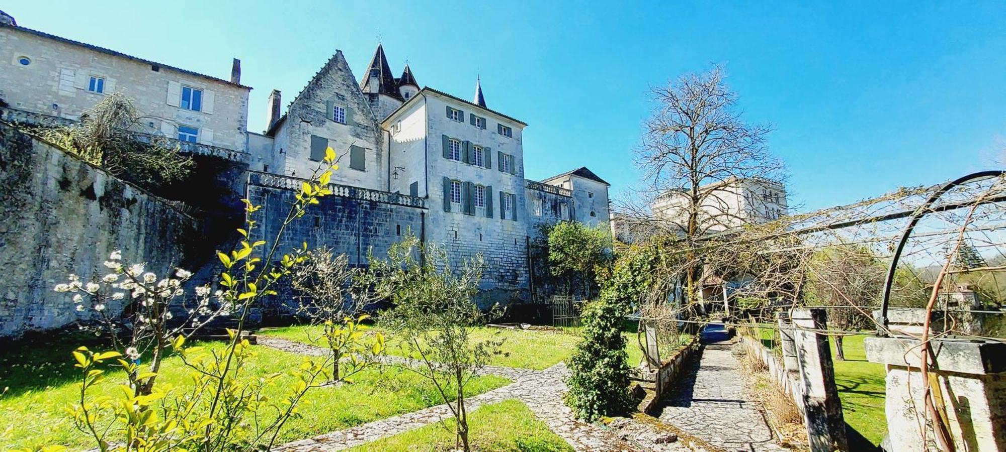 Chateau Des Senechaux, Bourdeilles Exteriér fotografie