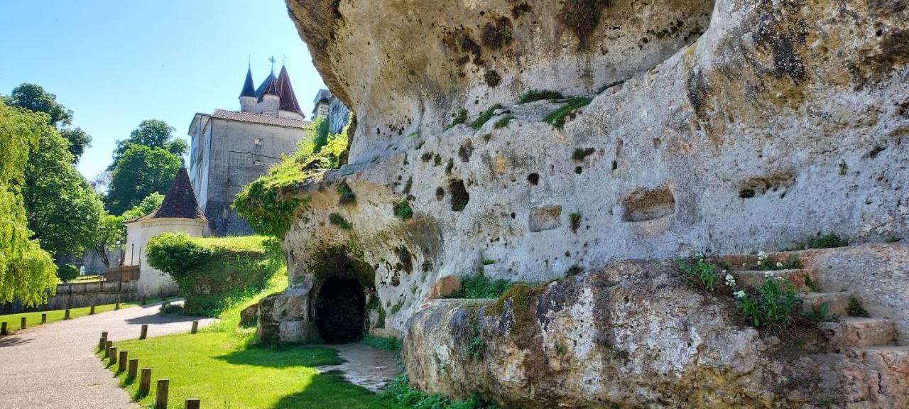 Chateau Des Senechaux, Bourdeilles Exteriér fotografie