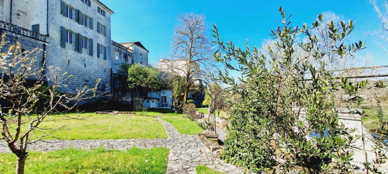 Chateau Des Senechaux, Bourdeilles Exteriér fotografie