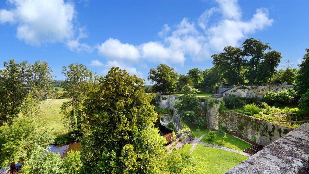 Chateau Des Senechaux, Bourdeilles Exteriér fotografie