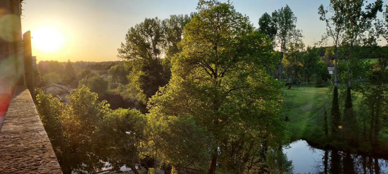Chateau Des Senechaux, Bourdeilles Exteriér fotografie