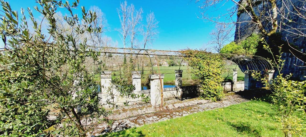Chateau Des Senechaux, Bourdeilles Exteriér fotografie