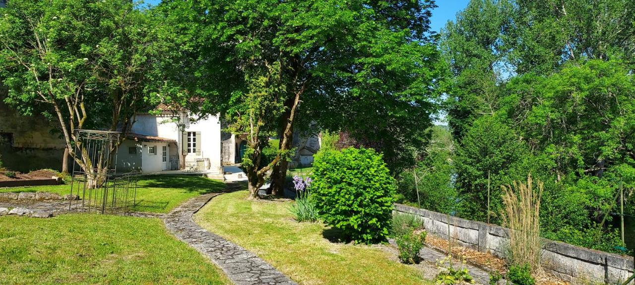 Chateau Des Senechaux, Bourdeilles Exteriér fotografie